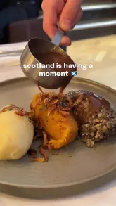 A review of Ardnamurchan in Glasgow, featuring a variety of traditional Scottish dishes including Cullen Skink, scallops, haggis, and sticky toffee pudding. The video highlights the restaurant's locally sourced ingredients and cozy atmosphere.